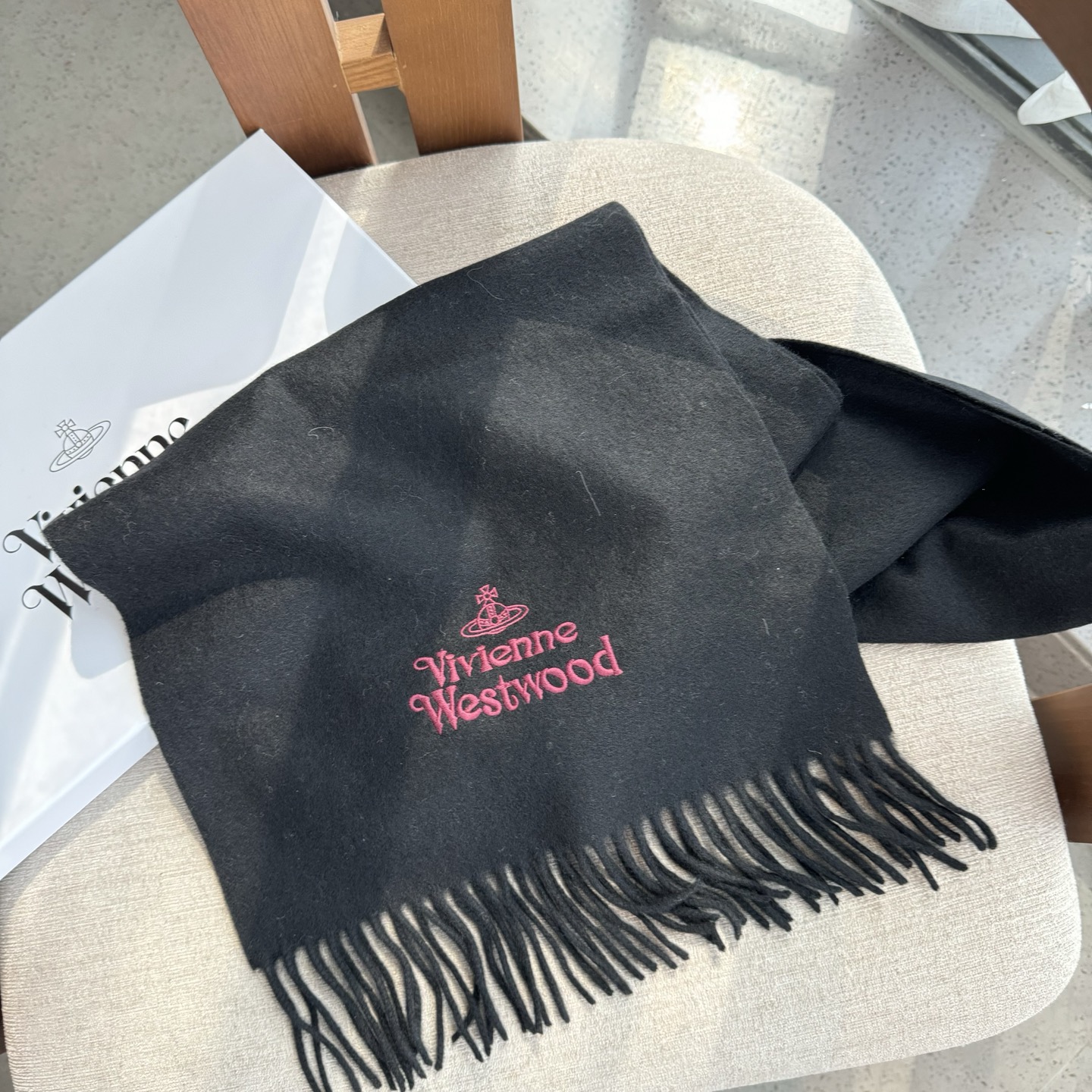 2025小红书最新走火爆款 COS品牌 🪐✨经典大土星围巾🧣vivienne westwood西太后土星