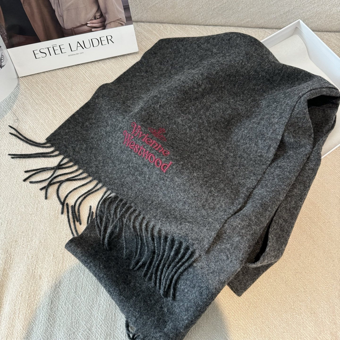 2025小红书最新走火爆款 COS品牌 🪐✨经典大土星围巾🧣vivienne westwood西太后土星