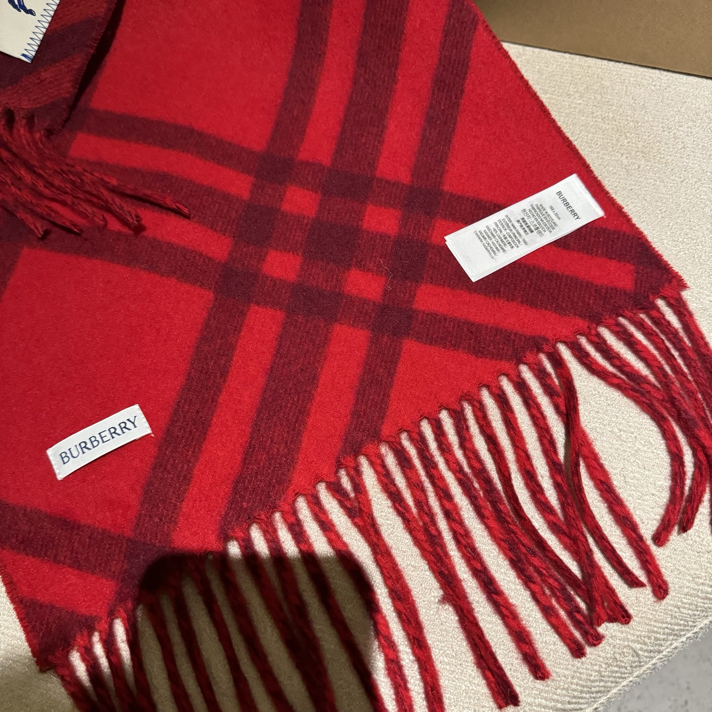 双面围巾 🆕Burberry · 巴宝莉格子围巾❗️好看的要疯掉了，太有型太有魅力了❗️❗️非常斯文时尚