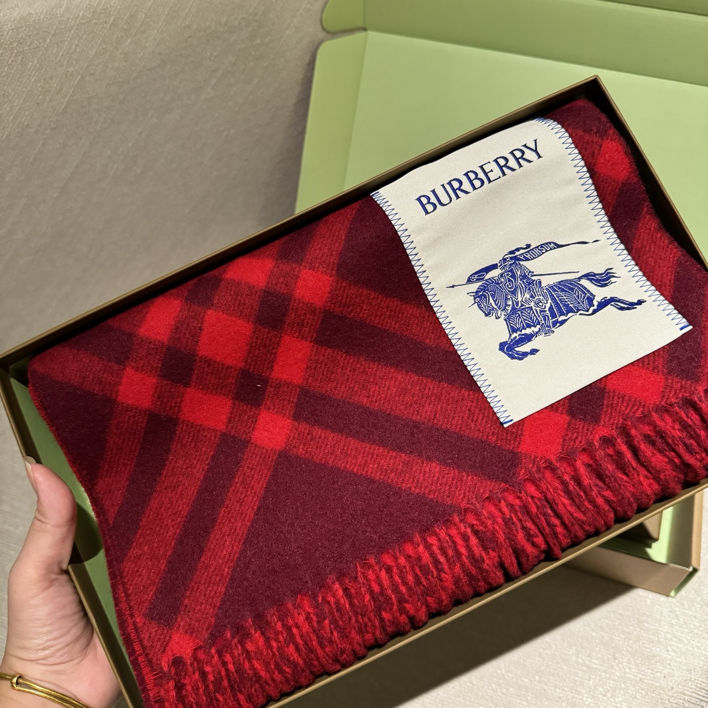 双面围巾 🆕Burberry · 巴宝莉格子围巾❗️好看的要疯掉了，太有型太有魅力了❗️❗️非常斯文时尚