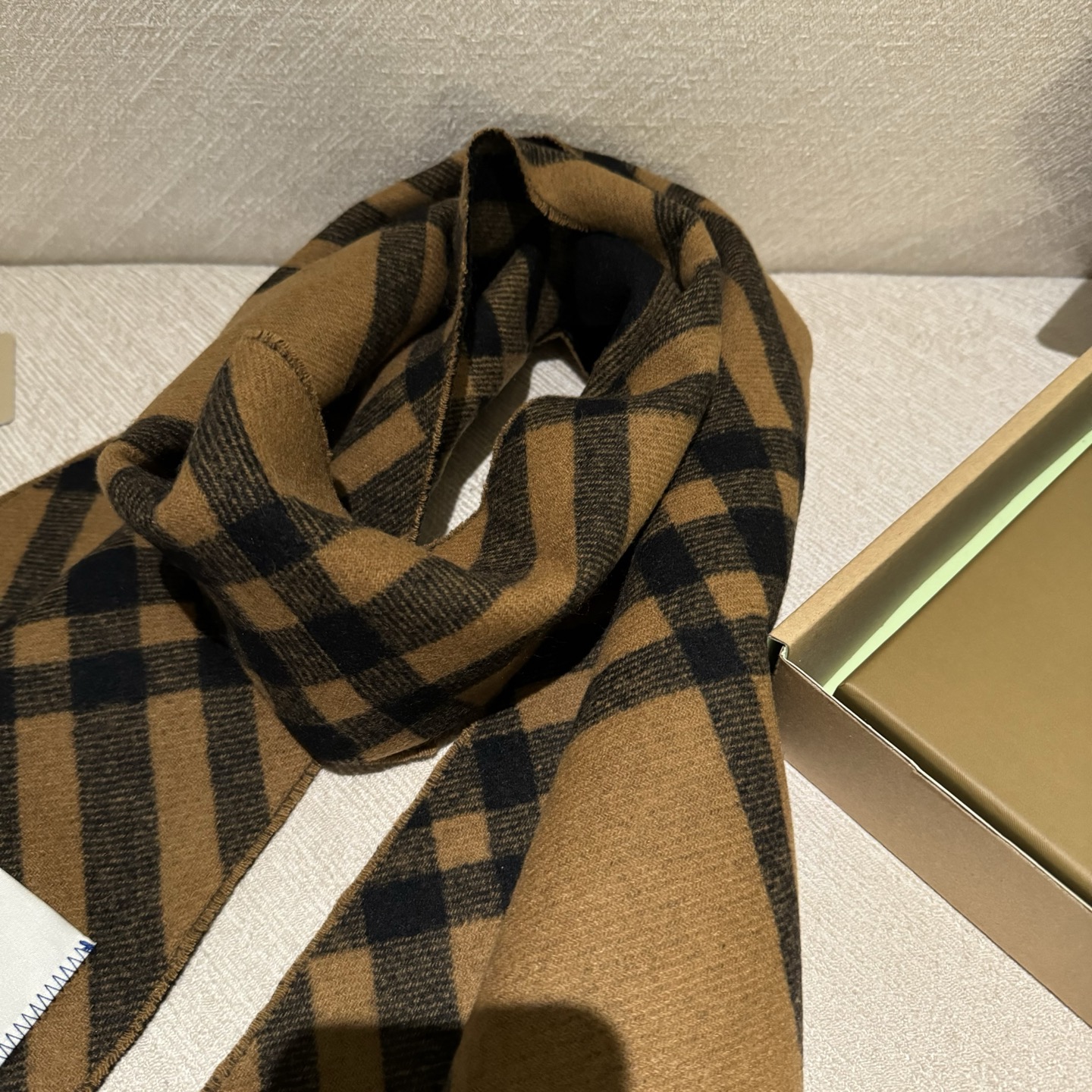 双面围巾 🆕Burberry · 巴宝莉格子围巾❗️好看的要疯掉了，太有型太有魅力了❗️❗️非常斯文时尚