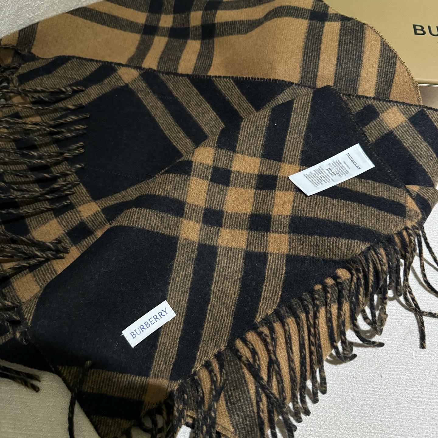 双面围巾 🆕Burberry · 巴宝莉格子围巾❗️好看的要疯掉了，太有型太有魅力了❗️❗️非常斯文时尚