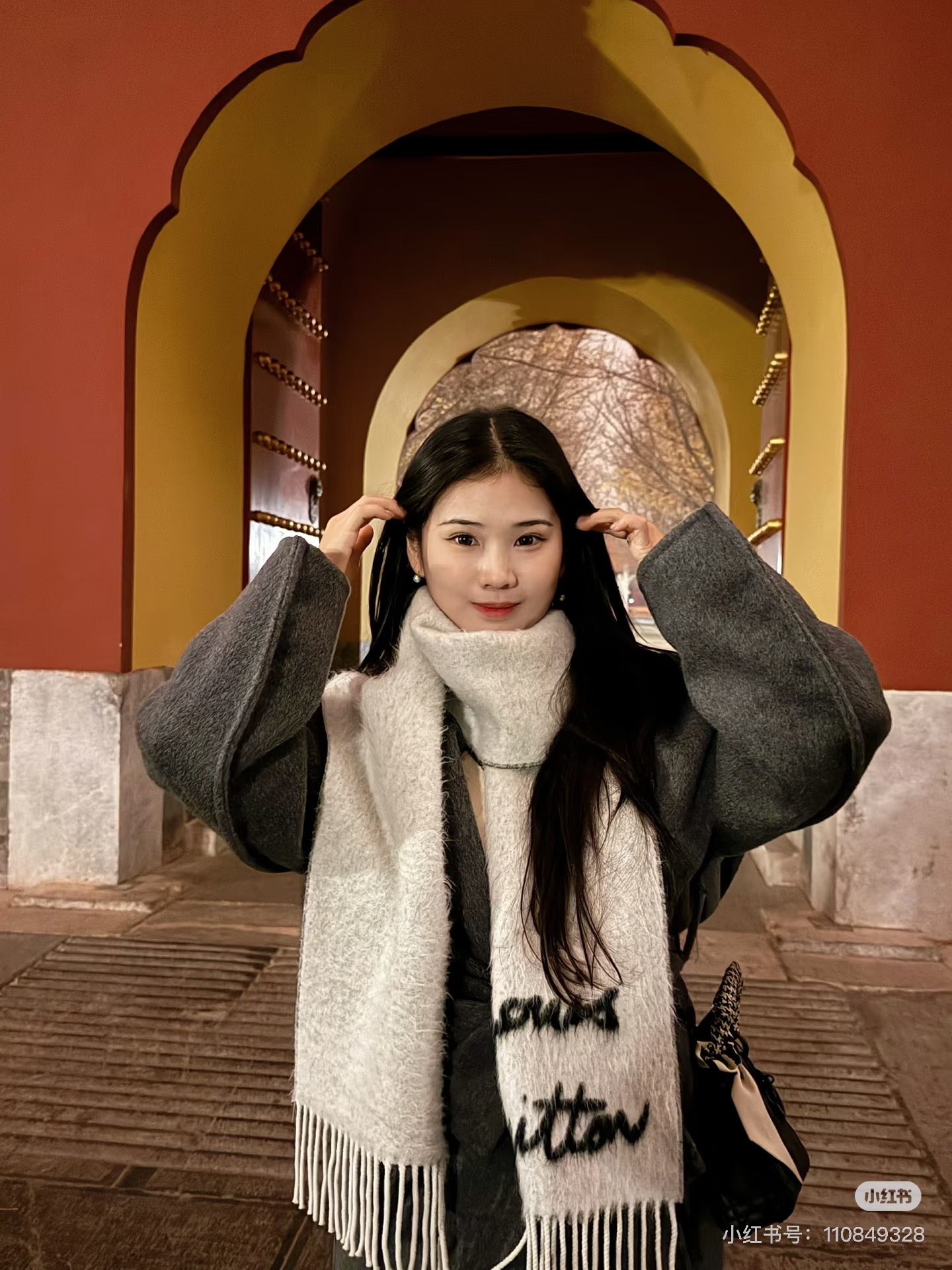 Lv新款 粉粉嫩嫩的羊毛围巾 快来入手58%羊毛➕42%羊驼毛 网红专柜都在抢断货 现货发售 尺寸是22