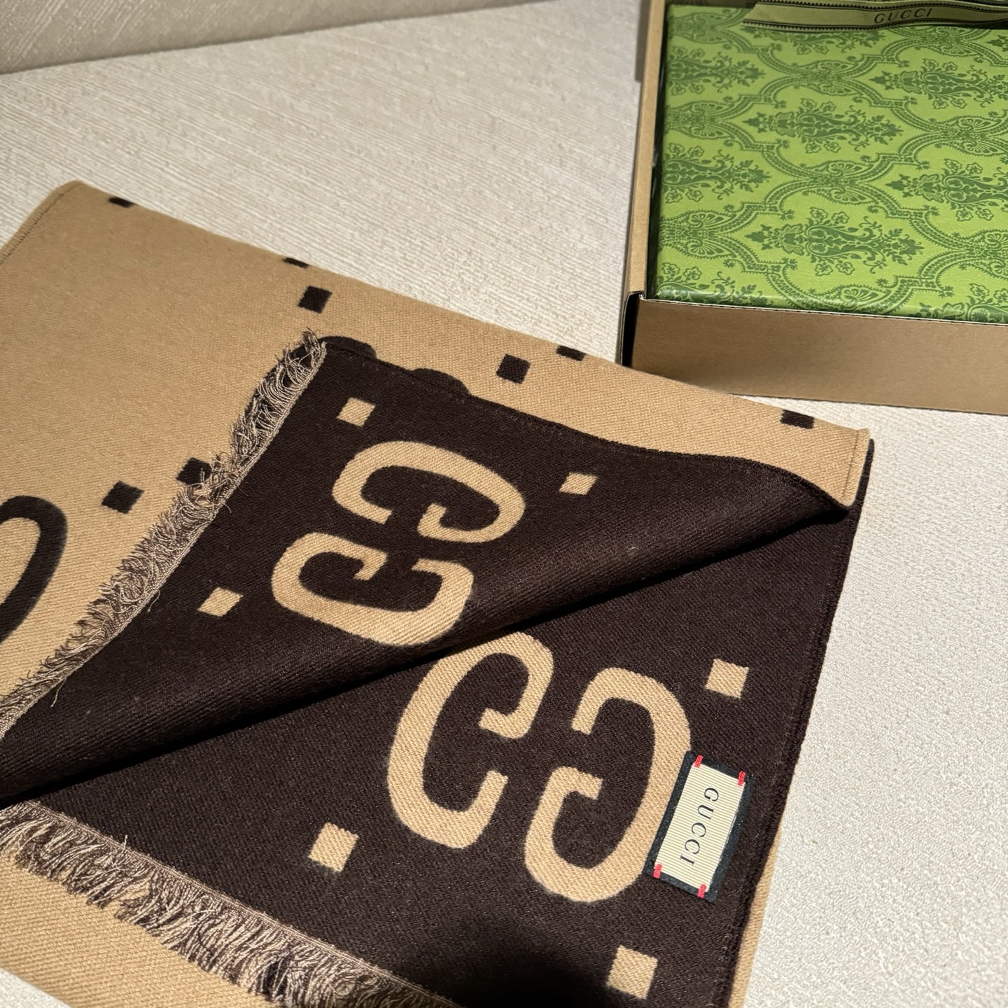 古奇重磅推荐❗️细节GG标识作为Gucci颇具代表性的传统精髓，始终与系列密不可分，以饱含新意的现代方式