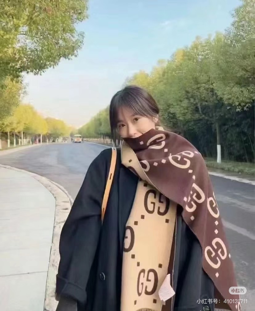 古奇重磅推荐❗️细节GG标识作为Gucci颇具代表性的传统精髓，始终与系列密不可分，以饱含新意的现代方式