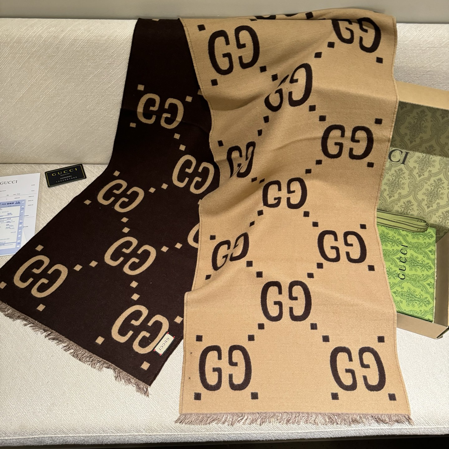 古奇重磅推荐❗️细节GG标识作为Gucci颇具代表性的传统精髓，始终与系列密不可分，以饱含新意的现代方式