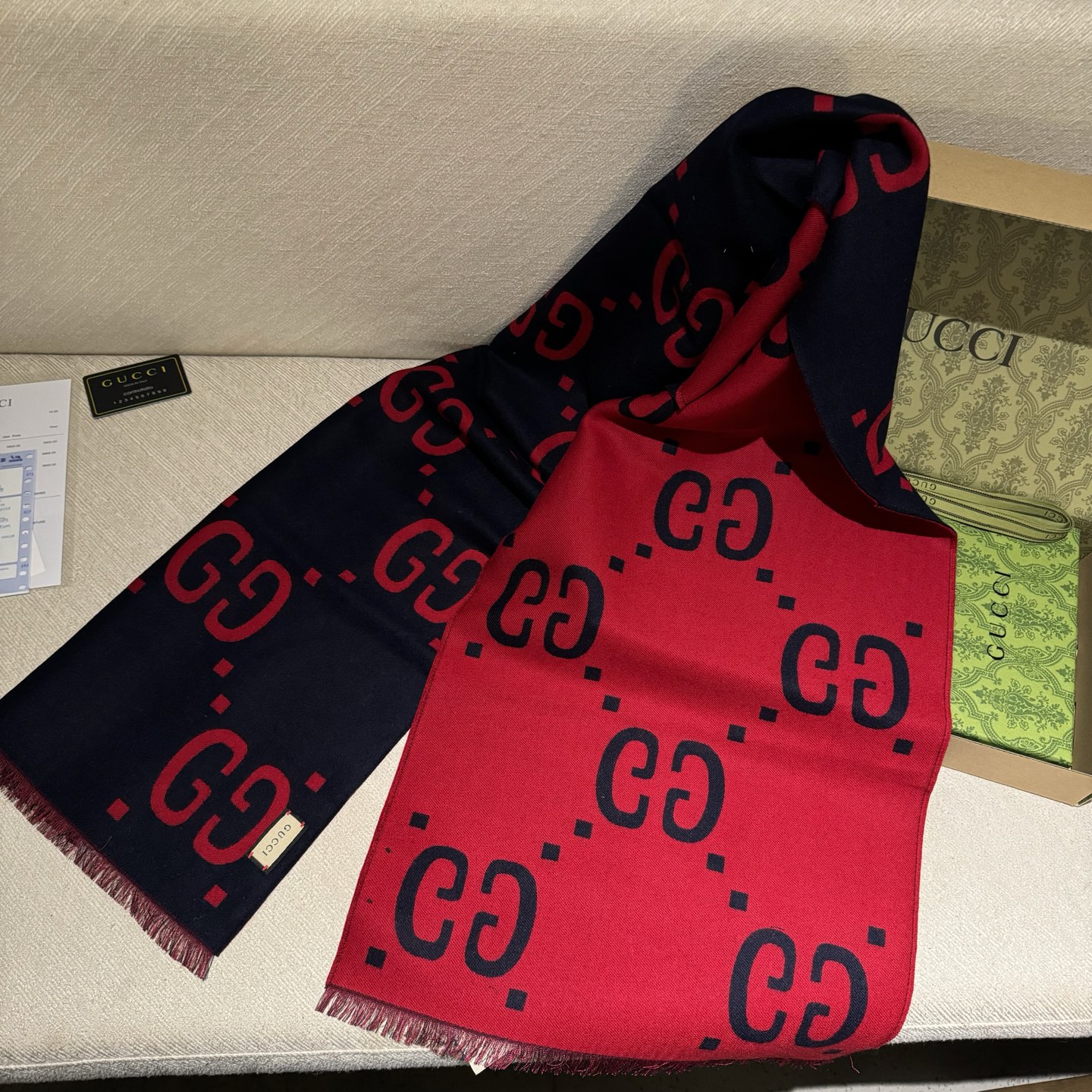 古奇重磅推荐❗️细节GG标识作为Gucci颇具代表性的传统精髓，始终与系列密不可分，以饱含新意的现代方式