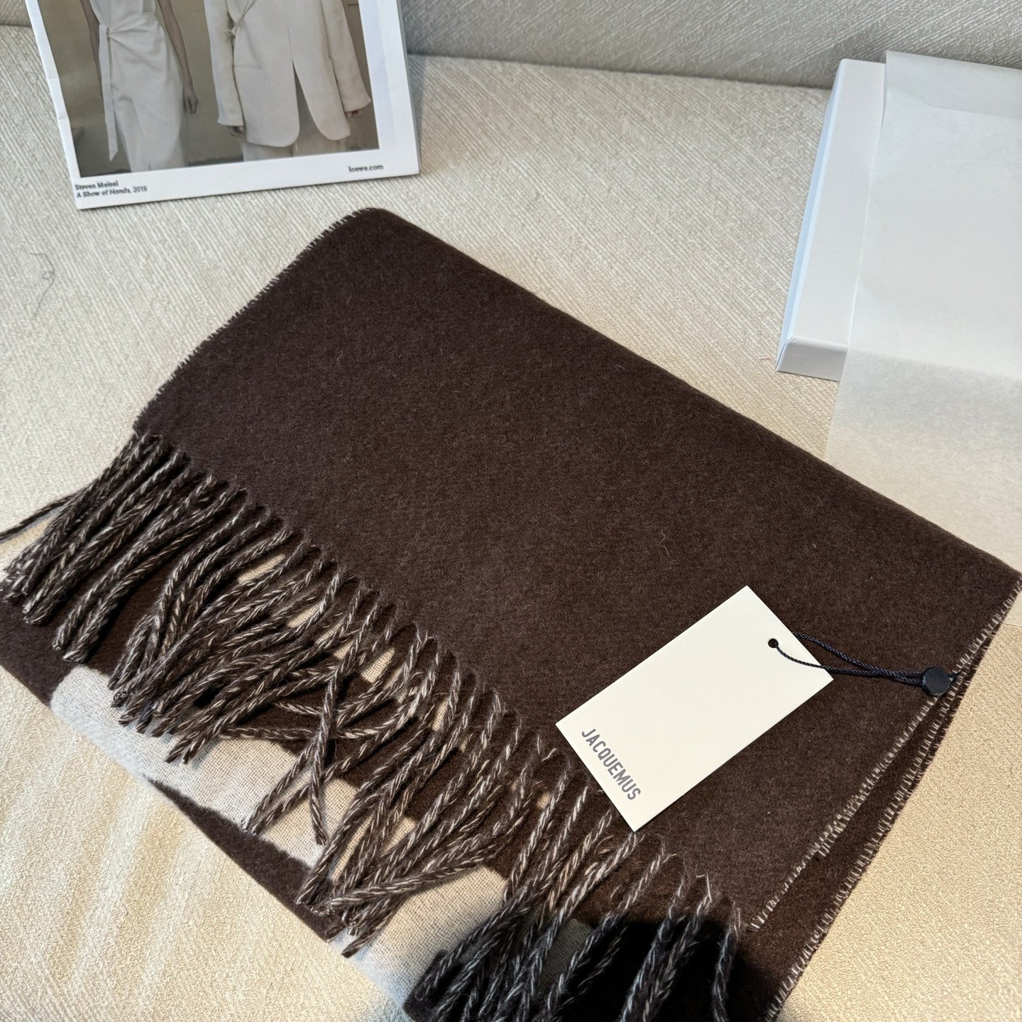 ✨✨Jacquemus 双面围巾❗今年真的被疯狂种草 今年冬天就非宠这条 好看的要疯掉了，太有型太有魅力