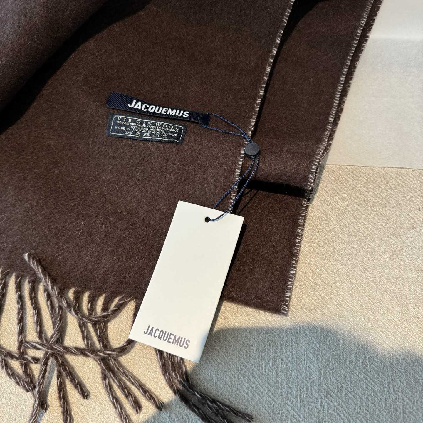 ✨✨Jacquemus 双面围巾❗今年真的被疯狂种草 今年冬天就非宠这条 好看的要疯掉了，太有型太有魅力