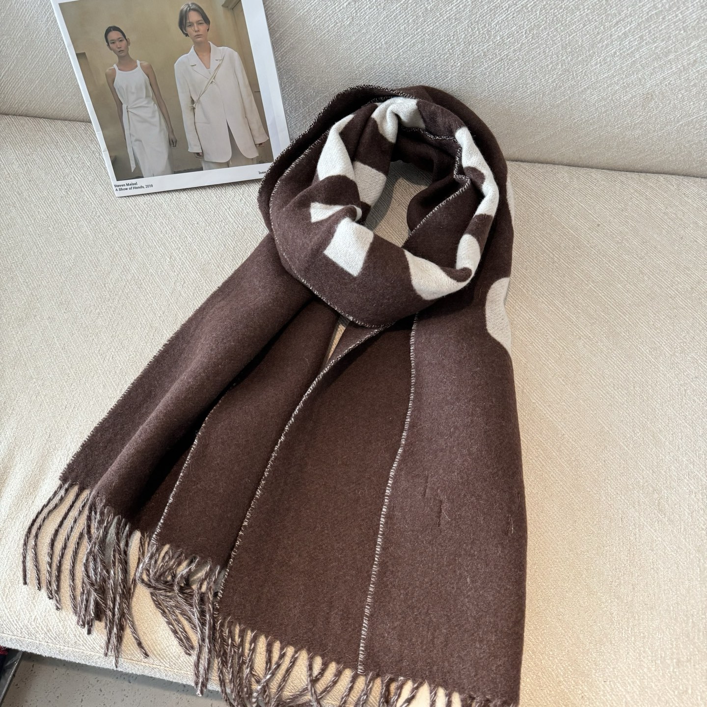 ✨✨Jacquemus 双面围巾❗今年真的被疯狂种草 今年冬天就非宠这条 好看的要疯掉了，太有型太有魅力