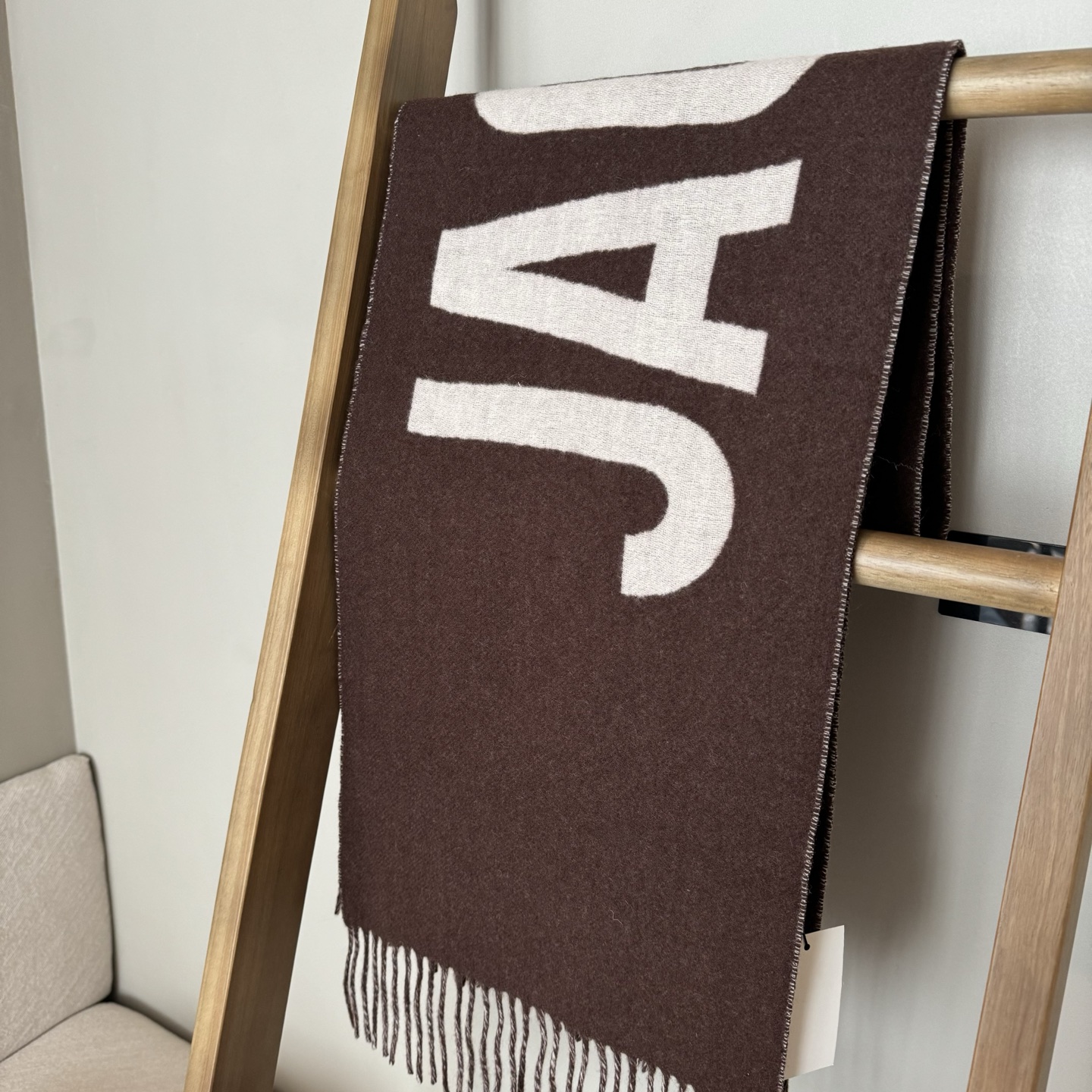 ✨✨Jacquemus 双面围巾❗今年真的被疯狂种草 今年冬天就非宠这条 好看的要疯掉了，太有型太有魅力