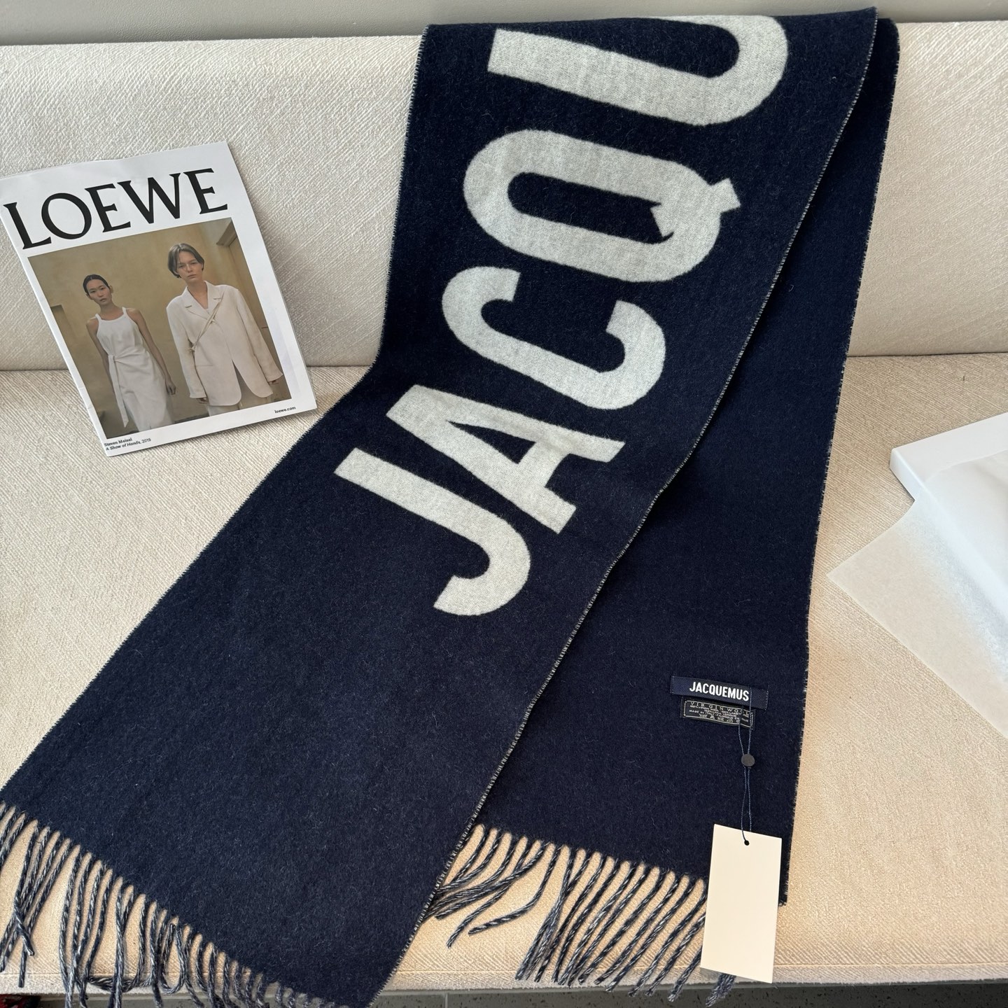 ✨✨Jacquemus 双面围巾❗今年真的被疯狂种草 今年冬天就非宠这条 好看的要疯掉了，太有型太有魅力