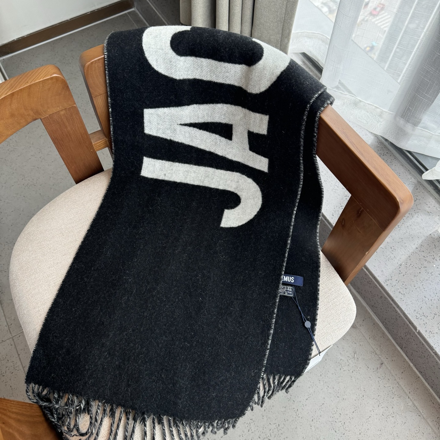 ✨✨Jacquemus 双面围巾❗今年真的被疯狂种草 今年冬天就非宠这条 好看的要疯掉了，太有型太有魅力