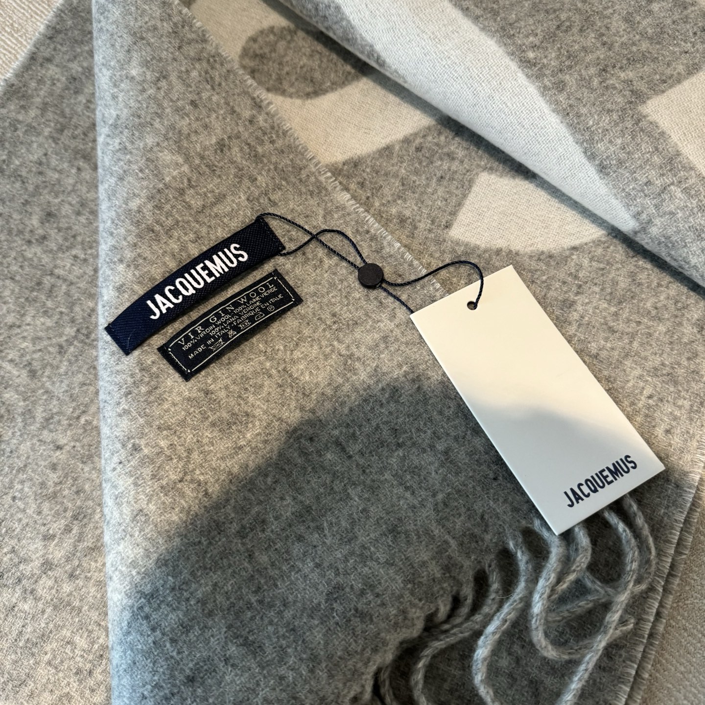 ✨✨Jacquemus 双面围巾❗今年真的被疯狂种草 今年冬天就非宠这条 好看的要疯掉了，太有型太有魅力