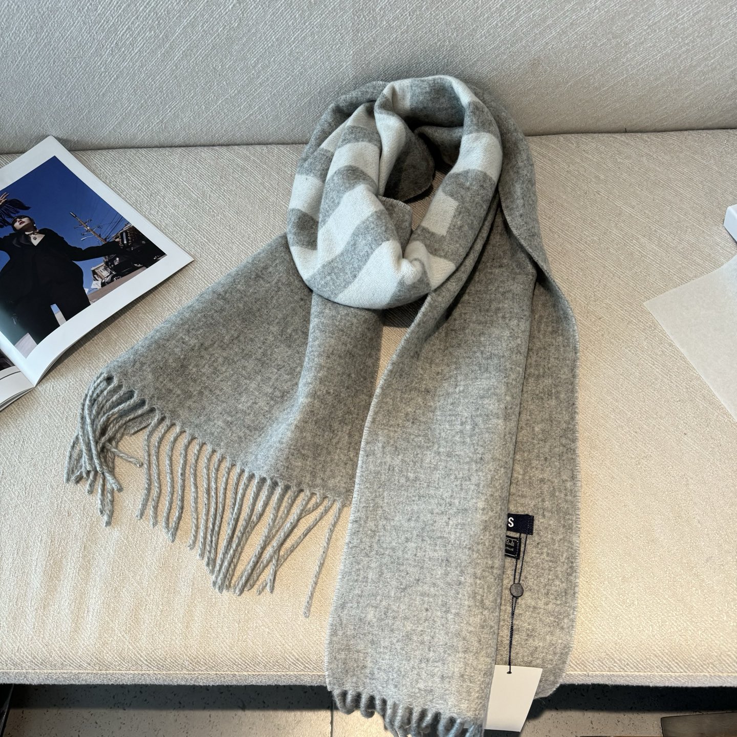 ✨✨Jacquemus 双面围巾❗今年真的被疯狂种草 今年冬天就非宠这条 好看的要疯掉了，太有型太有魅力