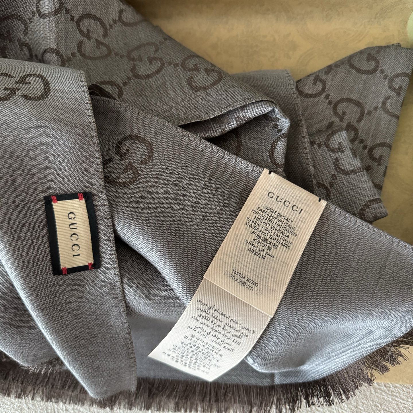 Gucci经典披肩👑👫✨【GG老花薄款长巾】G专柜的常青树款，中性款男女都可用，品质极好❗️经典双G提花