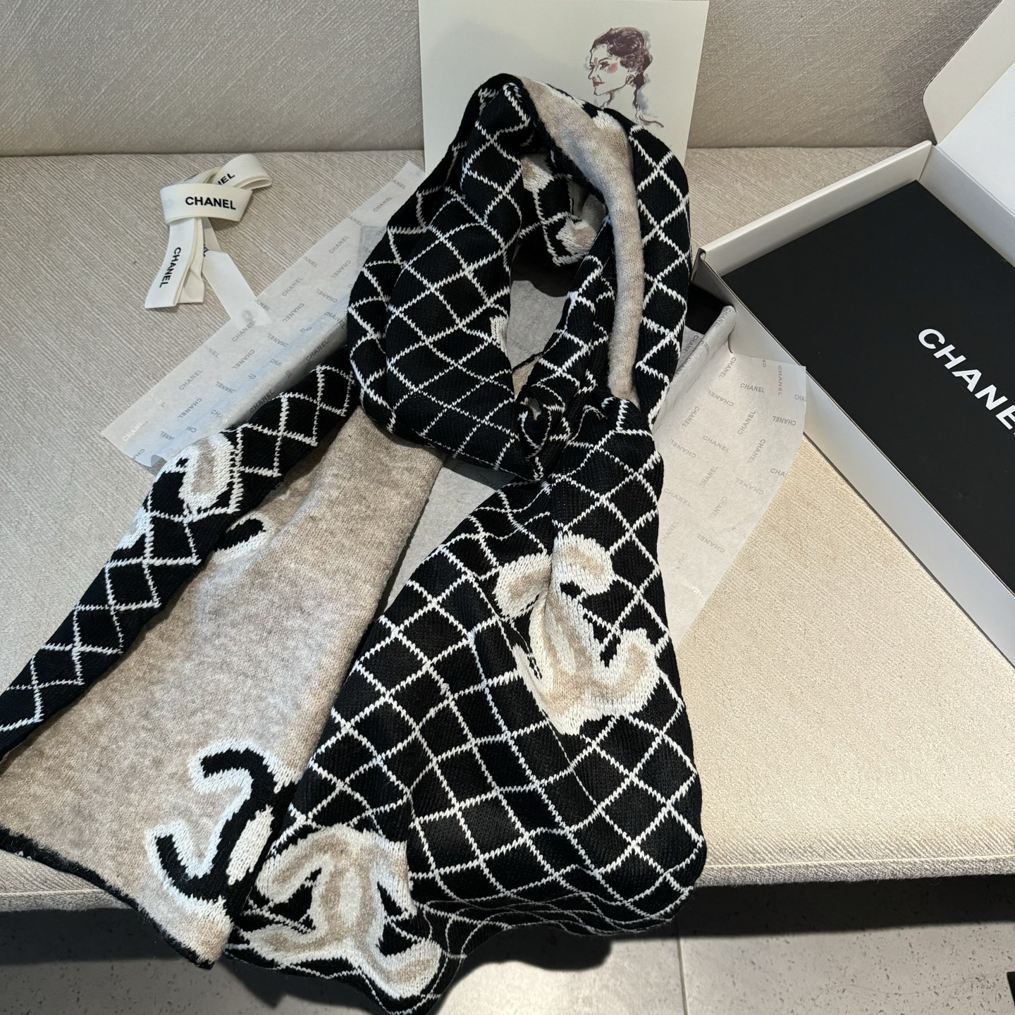 天气渐寒 ～～高能预警～～ 爆款来咯🥰🥰一看到达人在晒这条23年秋冬最新款Chanel 就马上打电话给s