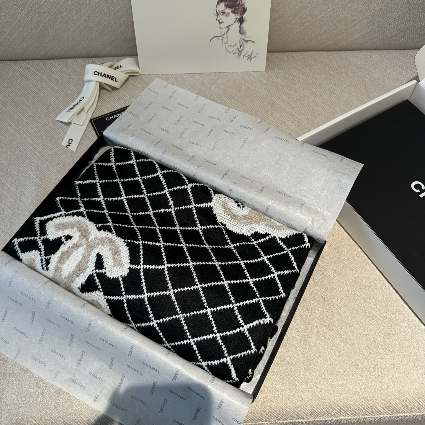 天气渐寒 ～～高能预警～～ 爆款来咯🥰🥰一看到达人在晒这条23年秋冬最新款Chanel 就马上打电话给s