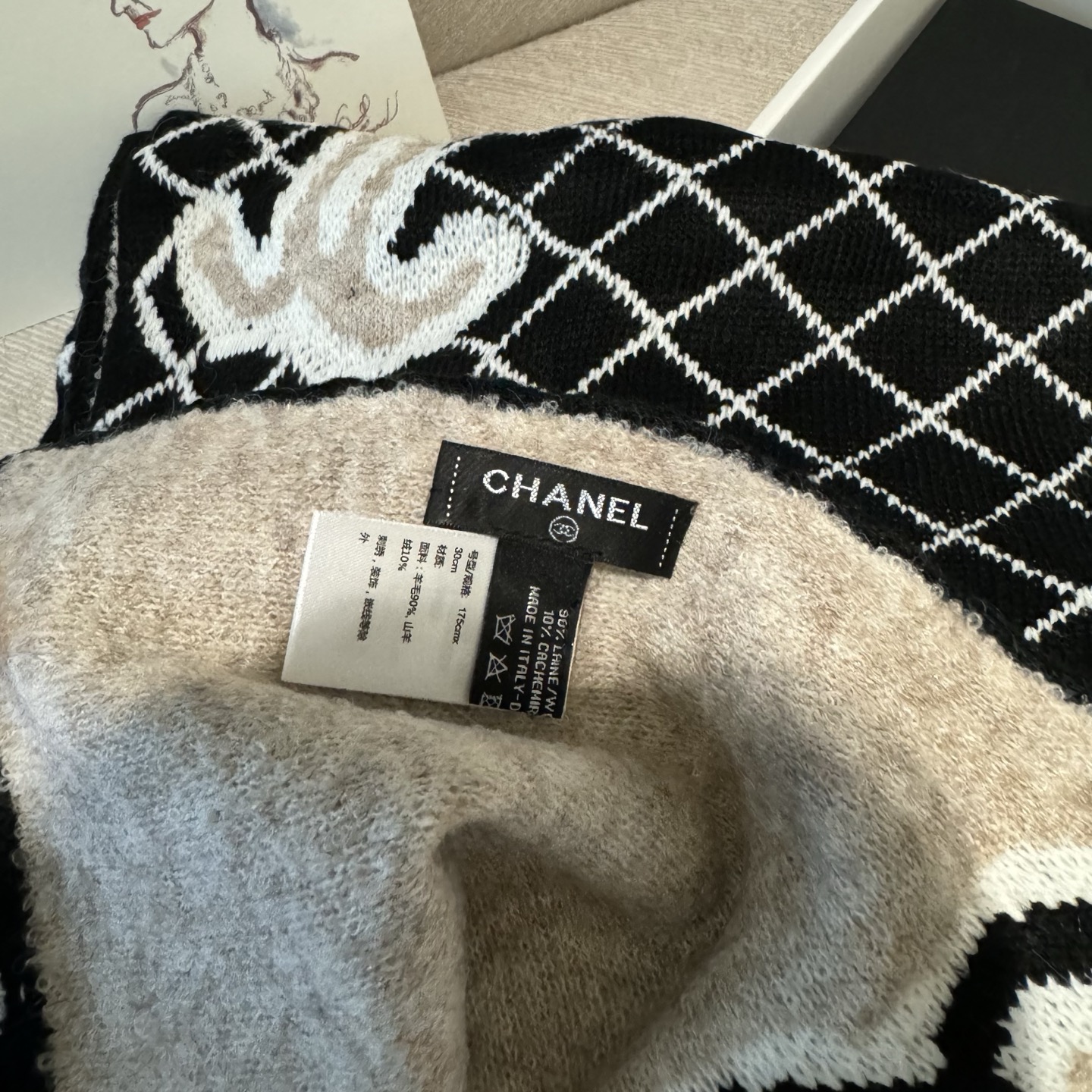 天气渐寒 ～～高能预警～～ 爆款来咯🥰🥰一看到达人在晒这条23年秋冬最新款Chanel 就马上打电话给s