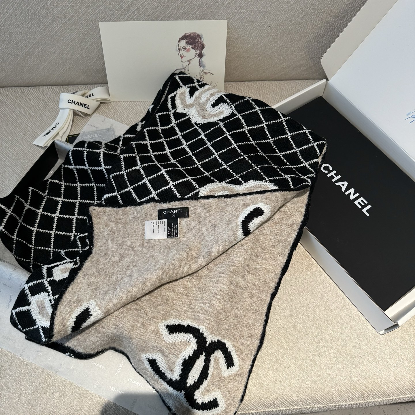 天气渐寒 ～～高能预警～～ 爆款来咯🥰🥰一看到达人在晒这条23年秋冬最新款Chanel 就马上打电话给s