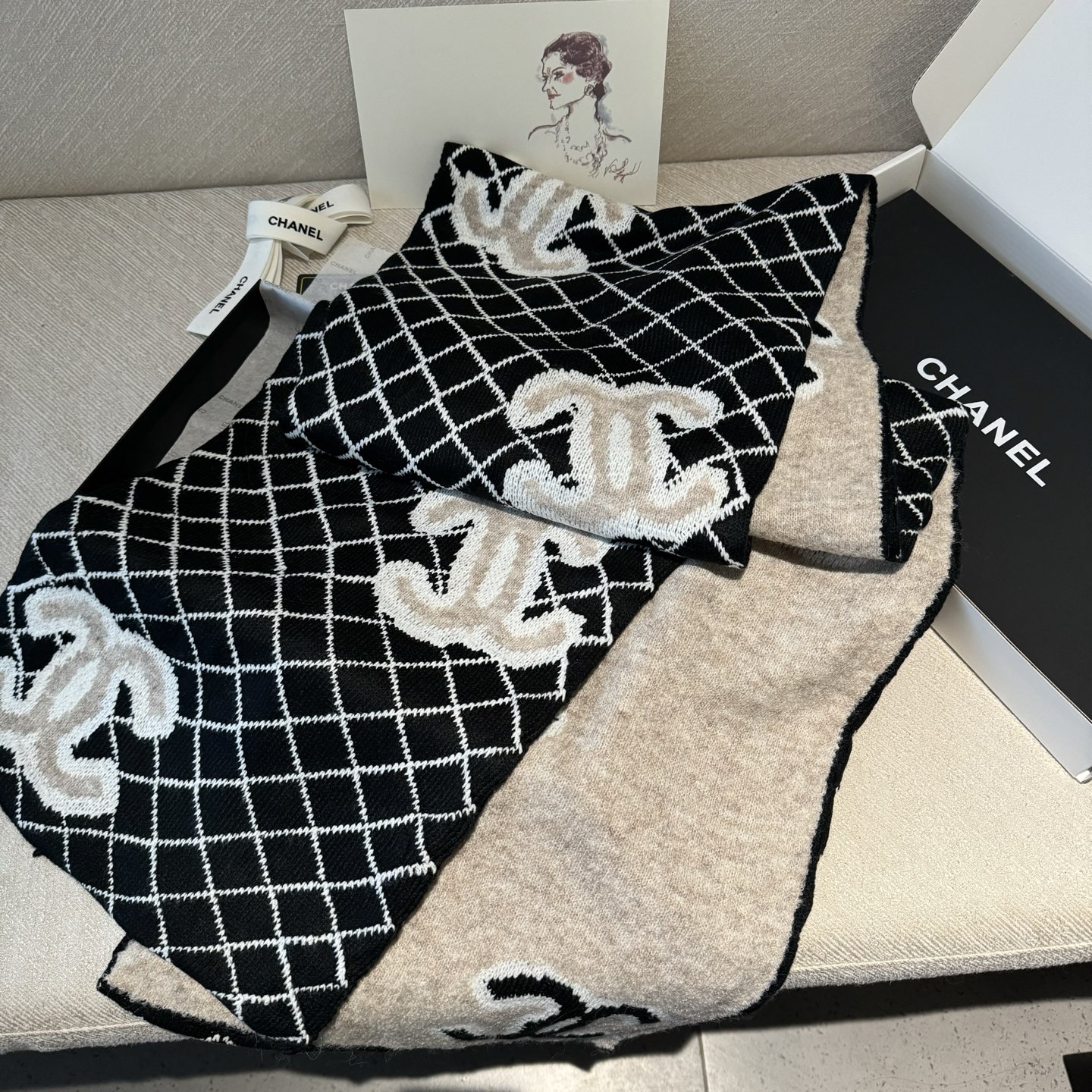 天气渐寒 ～～高能预警～～ 爆款来咯🥰🥰一看到达人在晒这条23年秋冬最新款Chanel 就马上打电话给s