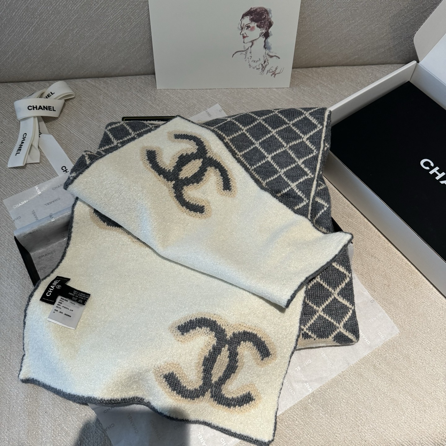 天气渐寒 ～～高能预警～～ 爆款来咯🥰🥰一看到达人在晒这条23年秋冬最新款Chanel 就马上打电话给s