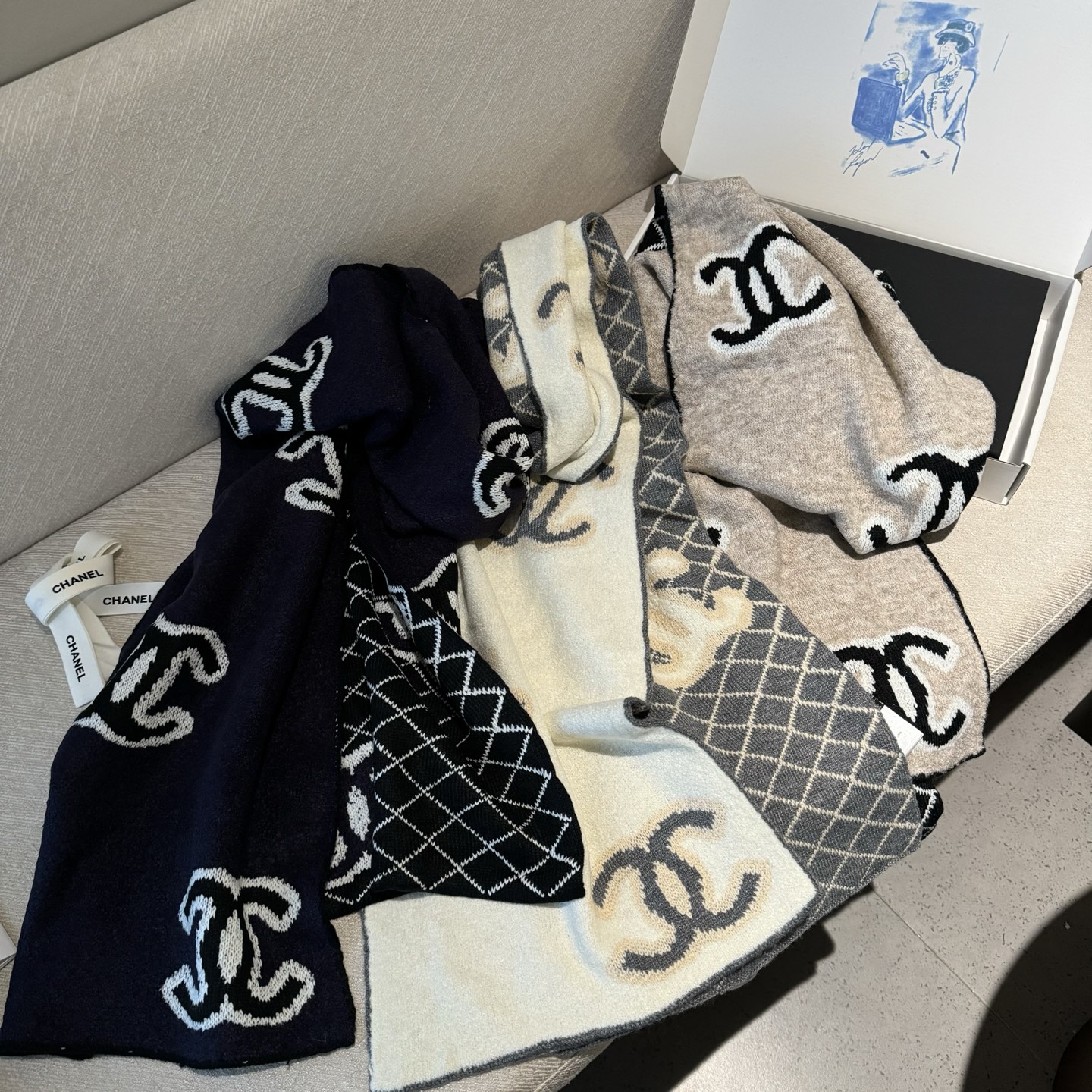 天气渐寒 ～～高能预警～～ 爆款来咯🥰🥰一看到达人在晒这条23年秋冬最新款Chanel 就马上打电话给s