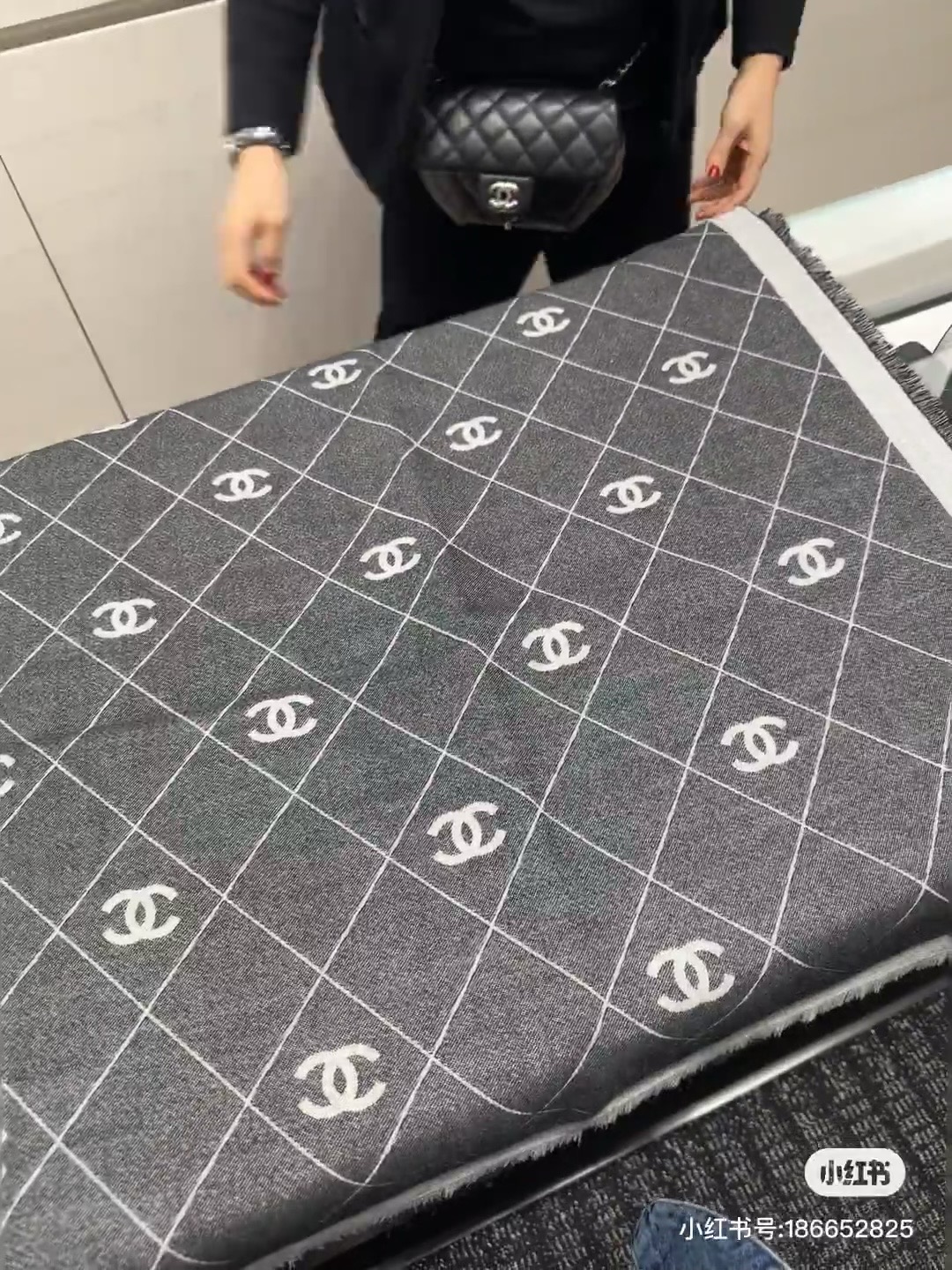 香奈儿（CHANEL） 上新❤️ 140*140 丝毛 台版印花 高级都市新贵！山茶花的再一次邂逅！绝对