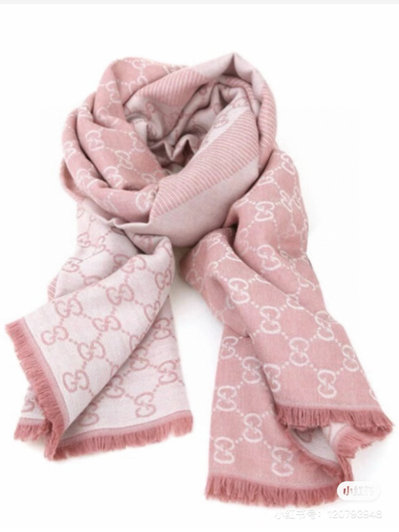 GUCCl 贝儿款～ 最值得入手的经典款#字母提花双色披肩 黑灰Size ：140x140cm 成份 ：