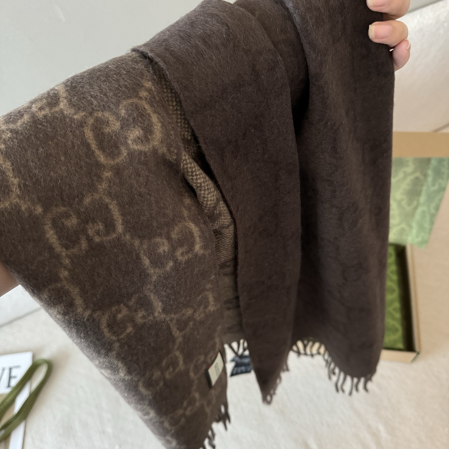 Gucci重磅专柜最最新款，专柜售8000+的好货！就是喜欢Gucci这种调调！长在很多人喜欢这种时髦感