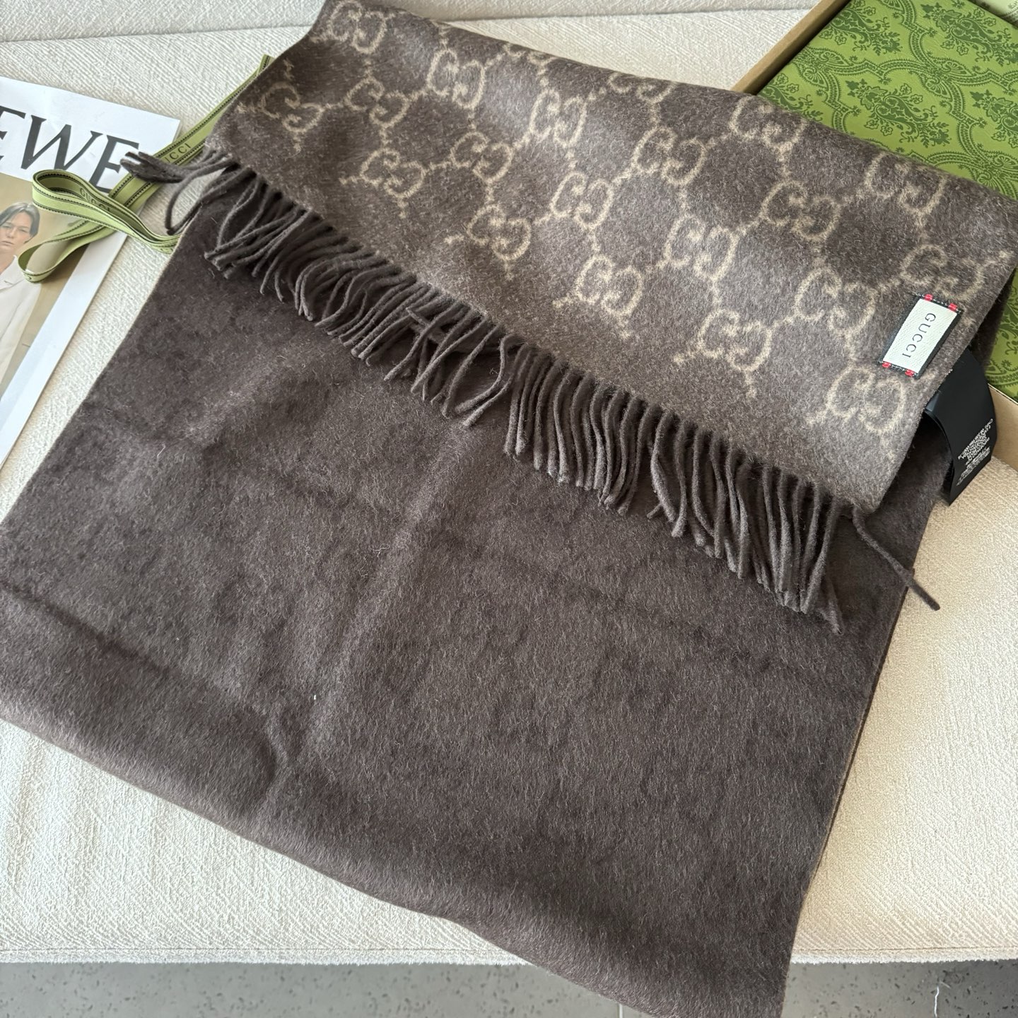 Gucci重磅专柜最最新款，专柜售8000+的好货！就是喜欢Gucci这种调调！长在很多人喜欢这种时髦感