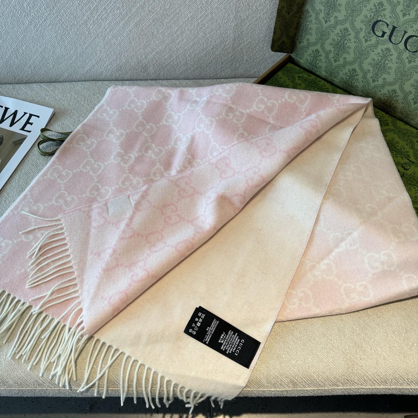 Gucci重磅专柜最最新款，专柜售8000+的好货！就是喜欢Gucci这种调调！长在很多人喜欢这种时髦感