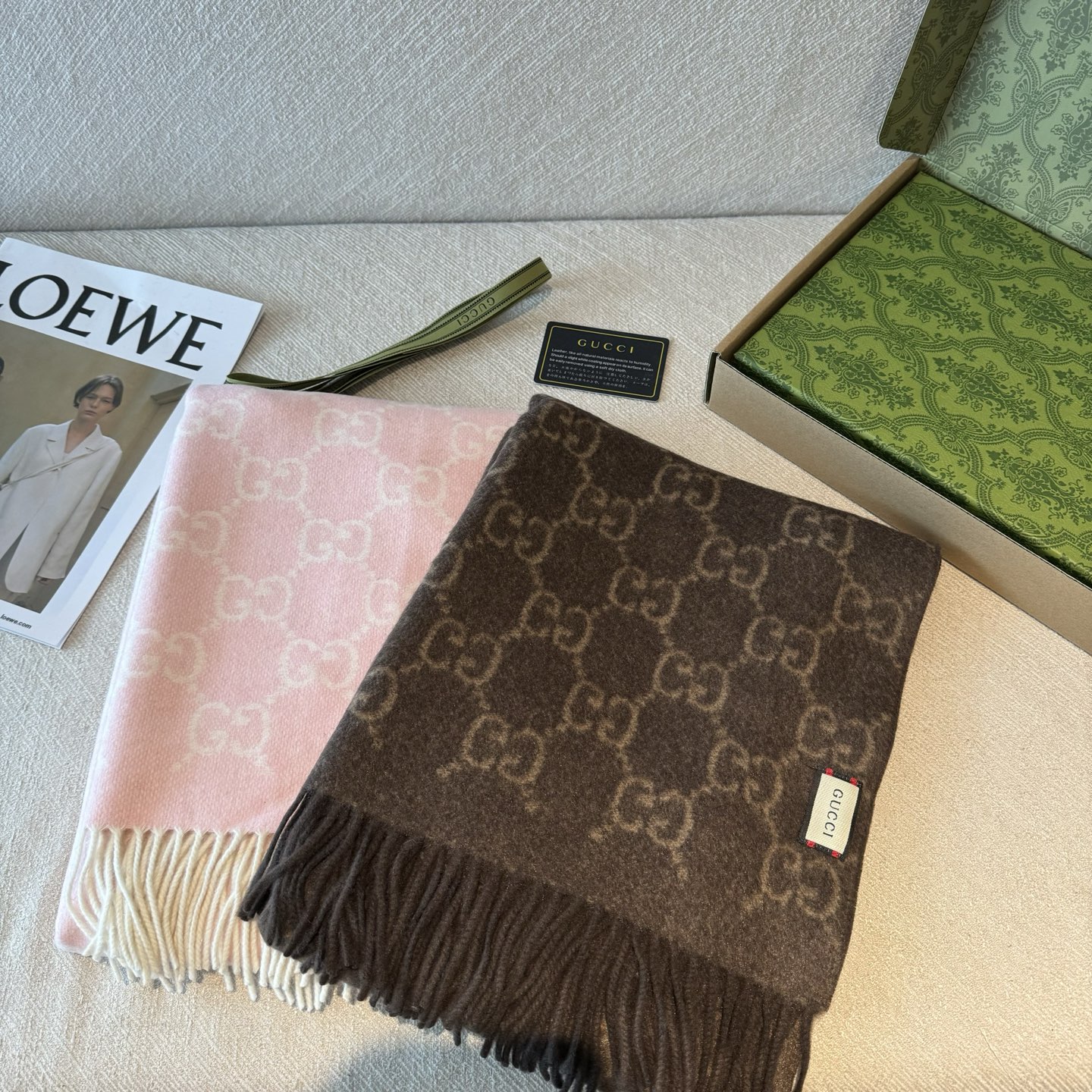 Gucci重磅专柜最最新款，专柜售8000+的好货！就是喜欢Gucci这种调调！长在很多人喜欢这种时髦感