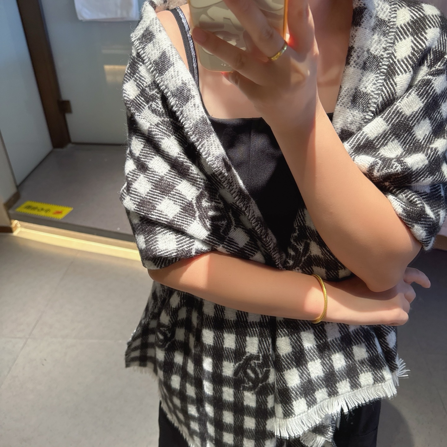 现货Chanel香奈儿24A新款女士黑白格子双C 羊绒流苏围巾围脖披肩 香奈儿绝美百搭款💋专柜限量哦‼️
