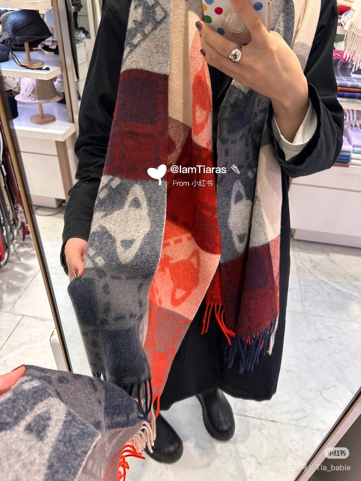 𝐕𝐢𝐯𝐢𝐞𝐧𝐧𝐞 𝐖𝐞𝐬𝐭𝐰𝐨𝐨𝐝🪐✨经典大土星围巾 vivienne westwood西太后土星 英国