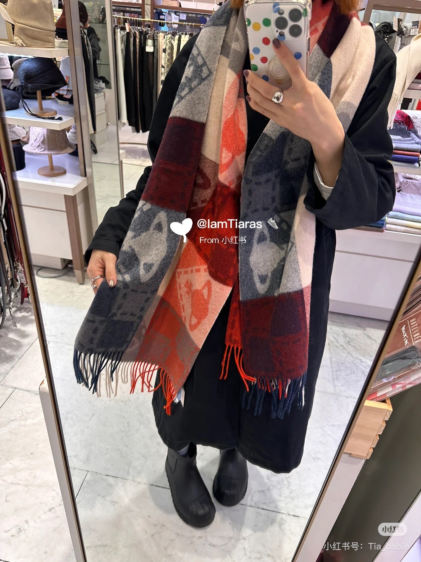 𝐕𝐢𝐯𝐢𝐞𝐧𝐧𝐞 𝐖𝐞𝐬𝐭𝐰𝐨𝐨𝐝🪐✨经典大土星围巾 vivienne westwood西太后土星 英国