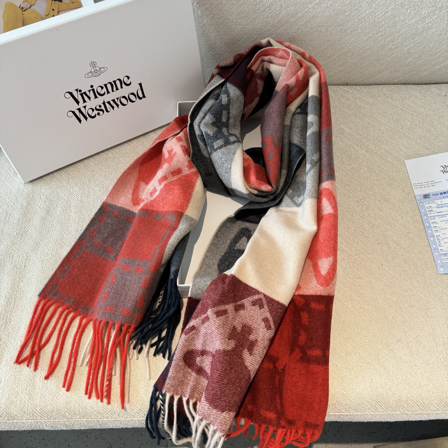 𝐕𝐢𝐯𝐢𝐞𝐧𝐧𝐞 𝐖𝐞𝐬𝐭𝐰𝐨𝐨𝐝🪐✨经典大土星围巾 vivienne westwood西太后土星 英国