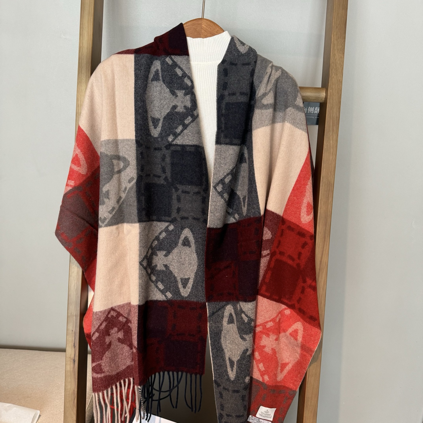 𝐕𝐢𝐯𝐢𝐞𝐧𝐧𝐞 𝐖𝐞𝐬𝐭𝐰𝐨𝐨𝐝🪐✨经典大土星围巾 vivienne westwood西太后土星 英国