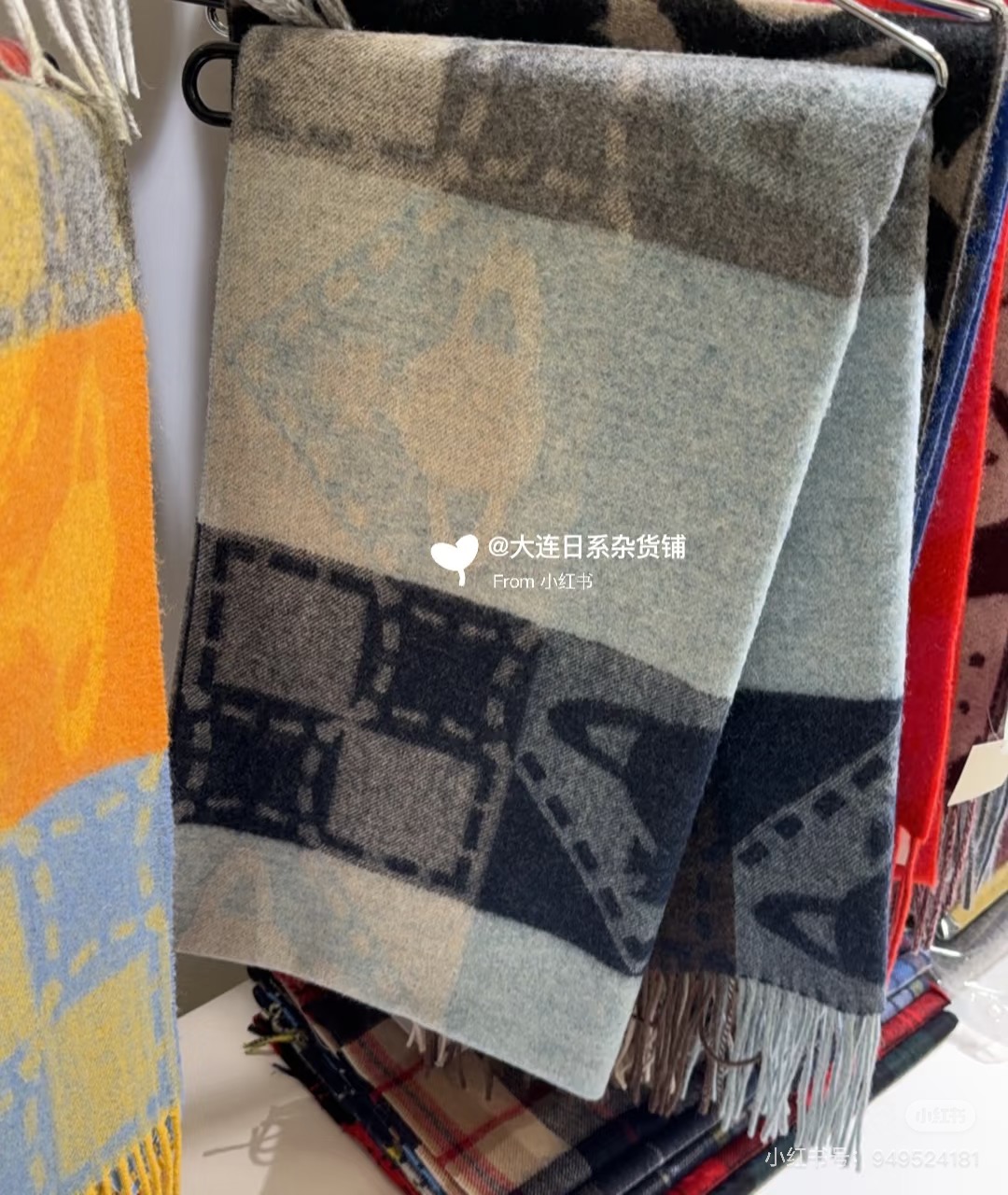 𝐕𝐢𝐯𝐢𝐞𝐧𝐧𝐞 𝐖𝐞𝐬𝐭𝐰𝐨𝐨𝐝🪐✨经典大土星围巾 vivienne westwood西太后土星 英国