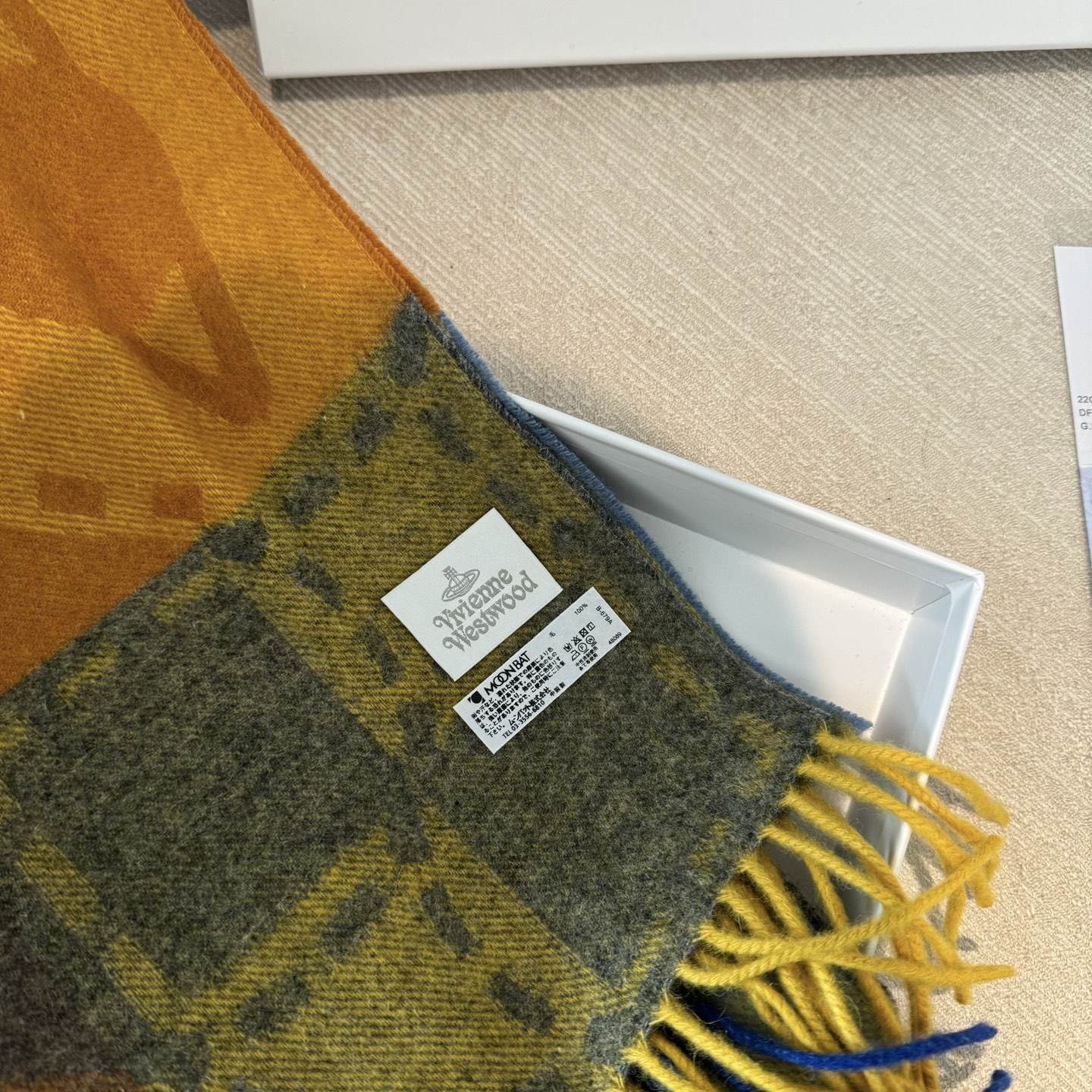 𝐕𝐢𝐯𝐢𝐞𝐧𝐧𝐞 𝐖𝐞𝐬𝐭𝐰𝐨𝐨𝐝🪐✨经典大土星围巾 vivienne westwood西太后土星 英国