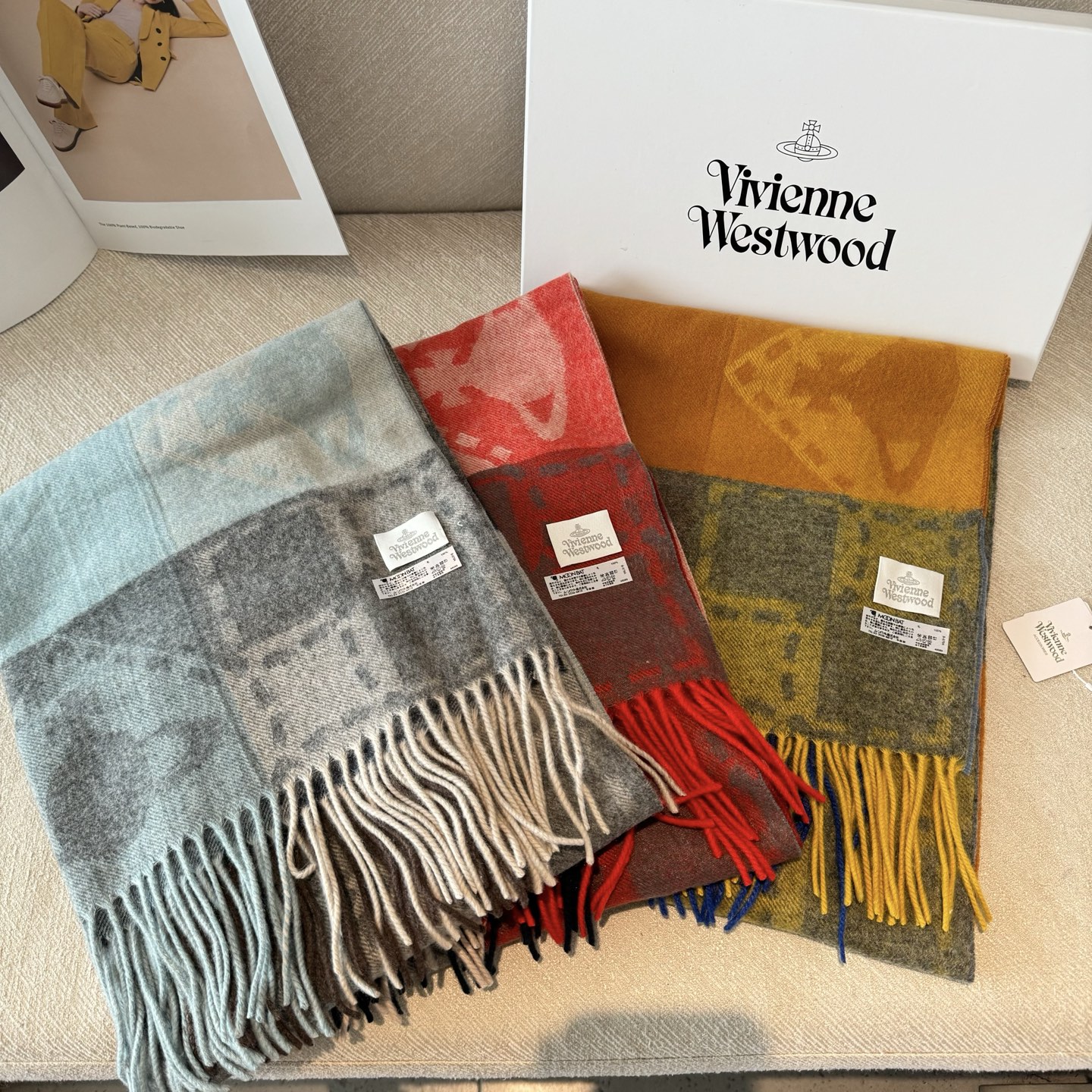 𝐕𝐢𝐯𝐢𝐞𝐧𝐧𝐞 𝐖𝐞𝐬𝐭𝐰𝐨𝐨𝐝🪐✨经典大土星围巾 vivienne westwood西太后土星 英国