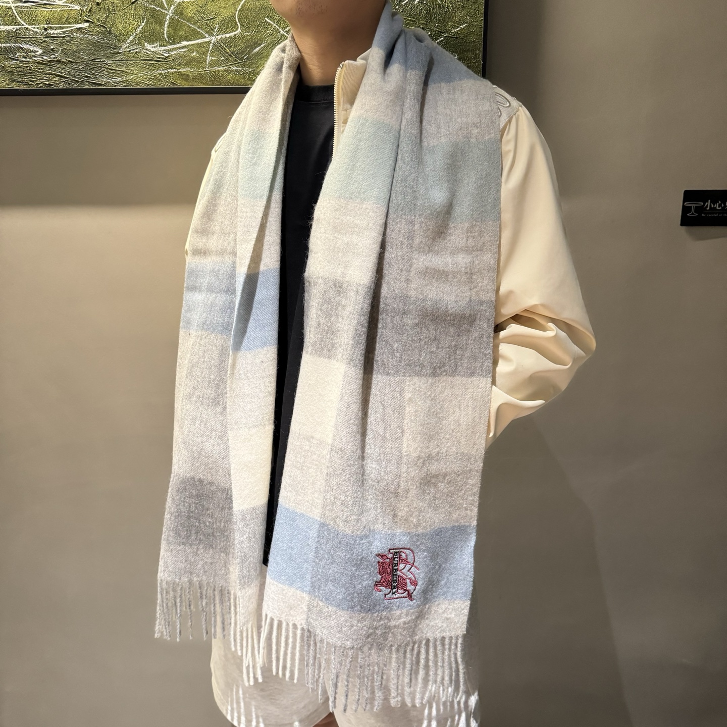 巴宝莉【刺绣战马】2025最新款男女通用情侣款👫重磅推荐💥 经典的格子，永不过时。非常保暖柔软亲肤，不扎