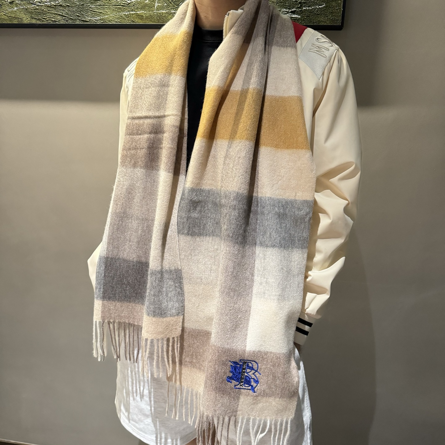 巴宝莉【刺绣战马】2025最新款男女通用情侣款👫重磅推荐💥 经典的格子，永不过时。非常保暖柔软亲肤，不扎