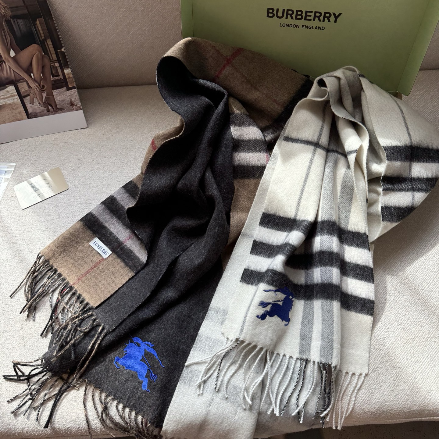 📦2025怒推走量新款🎊巴宝莉官网最新款💥 100%顶级双面羊绒材质🔥非常保暖👑 柔软亲肤，不扎脖😍经典