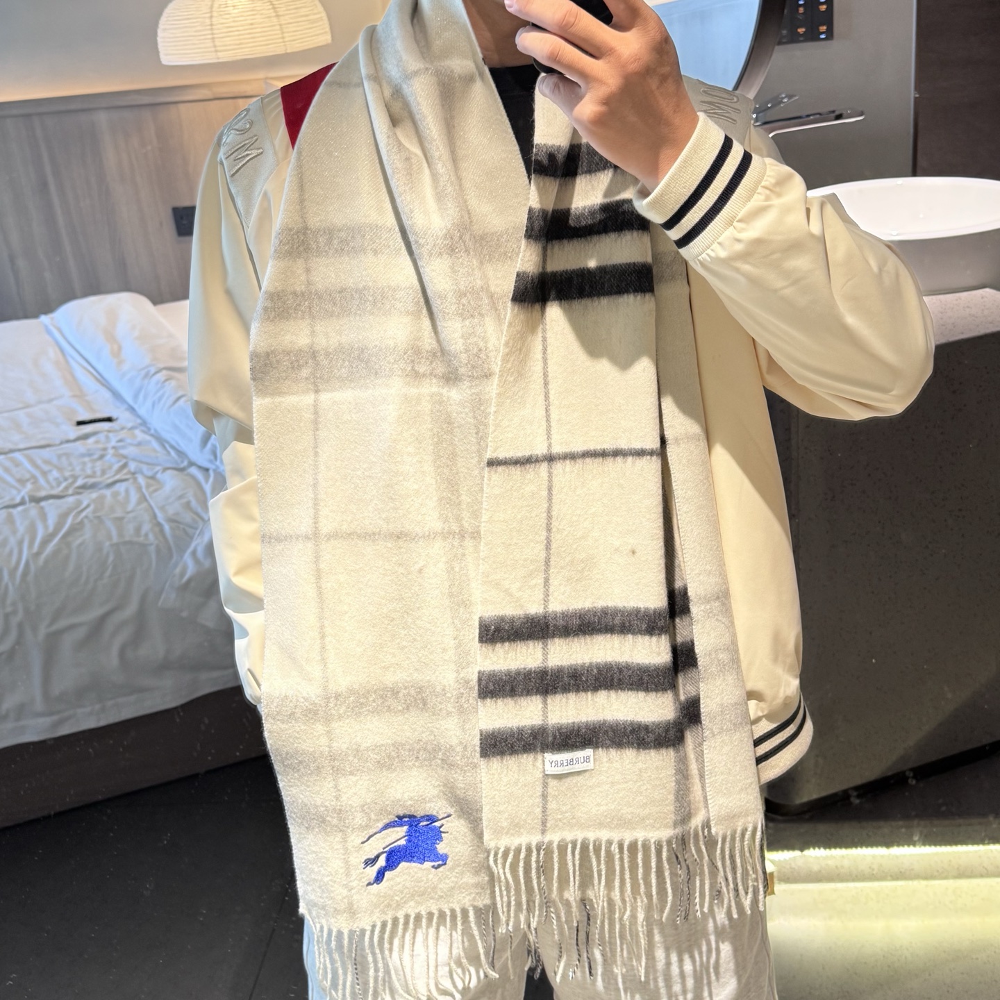 📦2025怒推走量新款🎊巴宝莉官网最新款💥 100%顶级双面羊绒材质🔥非常保暖👑 柔软亲肤，不扎脖😍经典