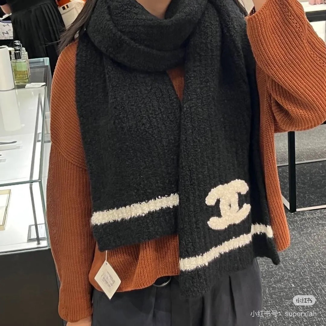【▪Chanel · 香奈儿难得一见的针织单品，温柔配色，超级迷恋❗️气质低调恬静又不失优雅❗️】重点推
