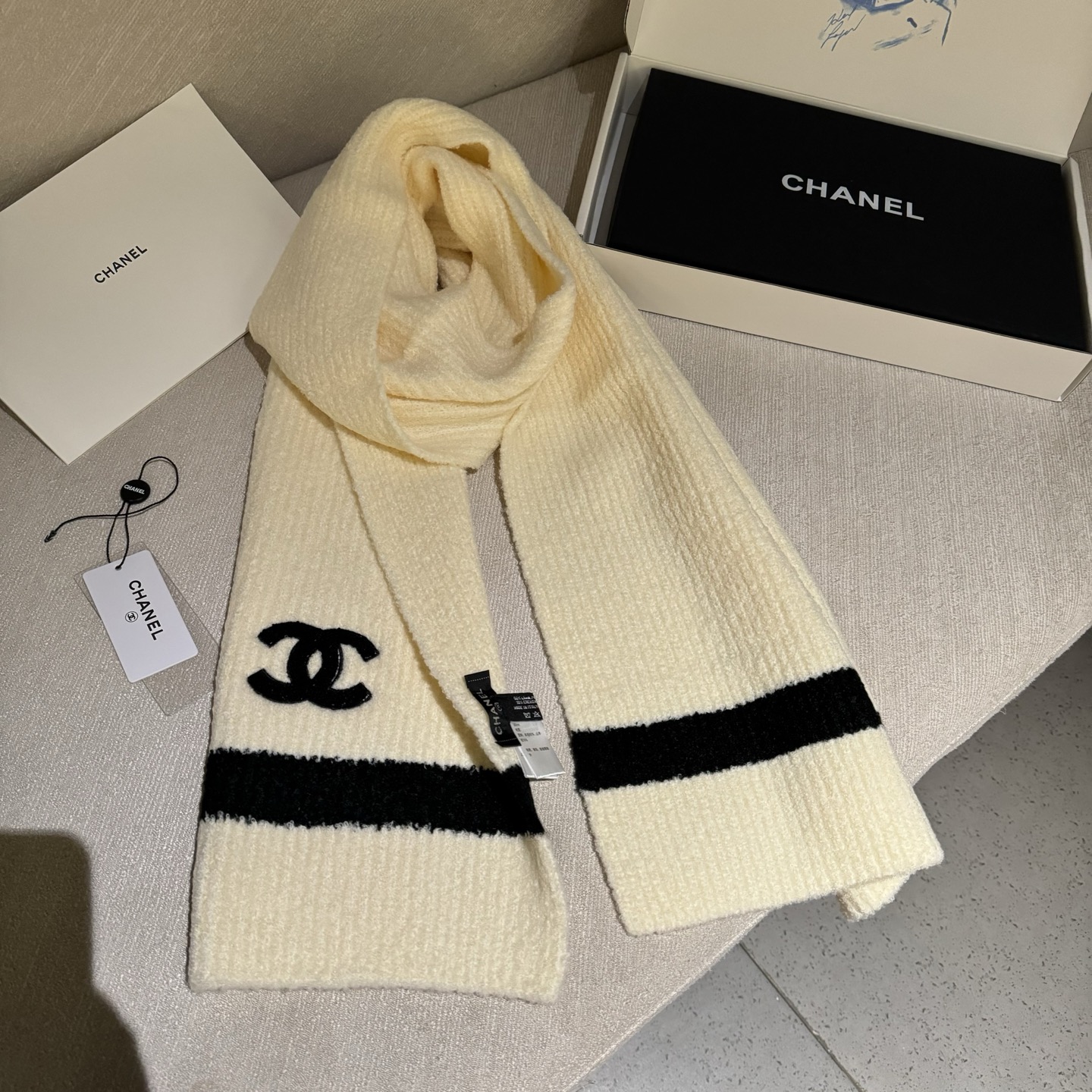 【▪Chanel · 香奈儿难得一见的针织单品，温柔配色，超级迷恋❗️气质低调恬静又不失优雅❗️】重点推