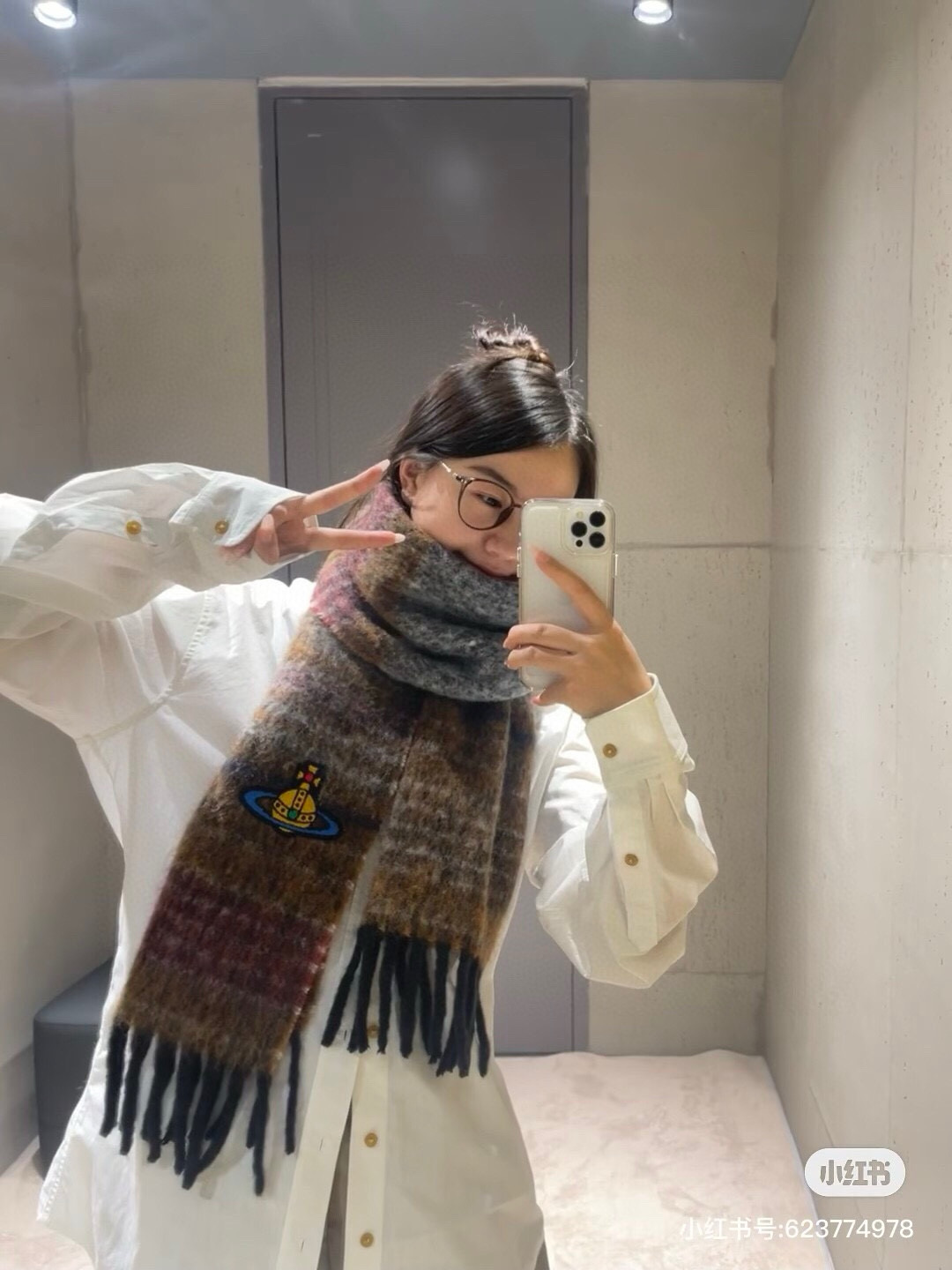 高品质到货‼️ 𝐕𝐢𝐯𝐢𝐞𝐧𝐧𝐞 𝐖𝐞𝐬𝐭𝐰𝐨𝐨𝐝🪐✨经典大土星马海毛围巾 vivienne westw