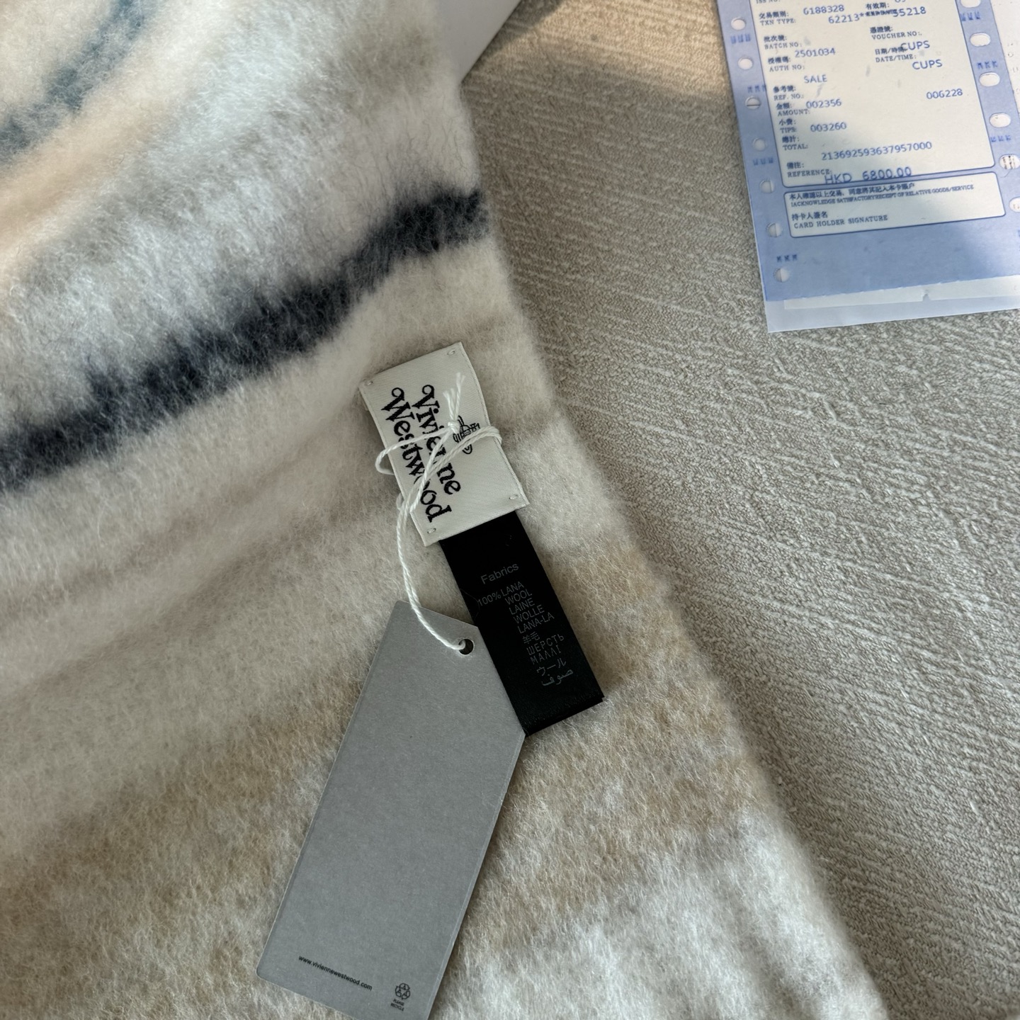 高品质到货‼️ 𝐕𝐢𝐯𝐢𝐞𝐧𝐧𝐞 𝐖𝐞𝐬𝐭𝐰𝐨𝐨𝐝🪐✨经典大土星马海毛围巾 vivienne westw