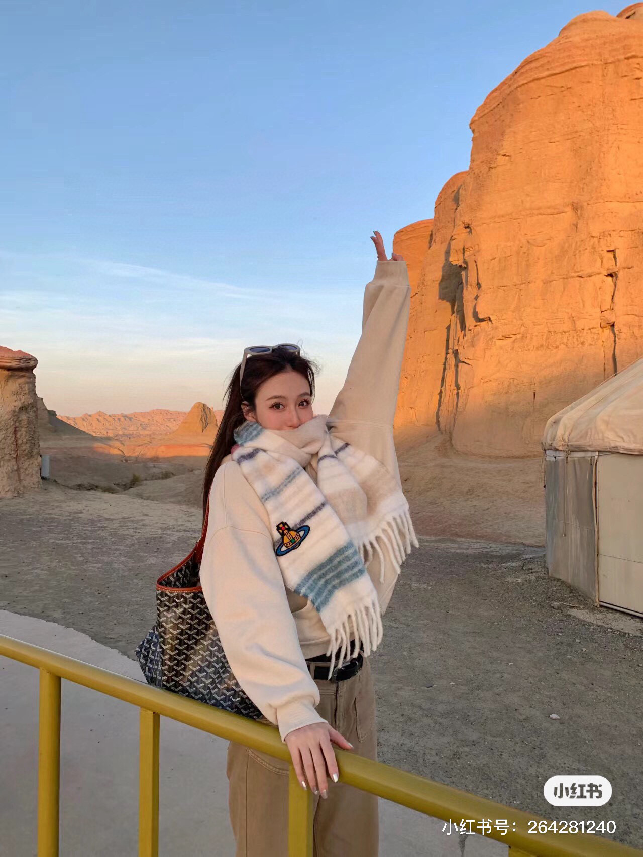 高品质到货‼️ 𝐕𝐢𝐯𝐢𝐞𝐧𝐧𝐞 𝐖𝐞𝐬𝐭𝐰𝐨𝐨𝐝🪐✨经典大土星马海毛围巾 vivienne westw